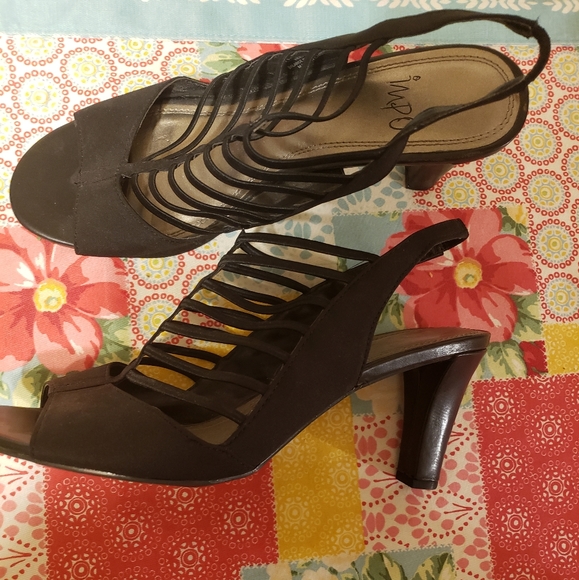 Heels - Picture 1 of 2